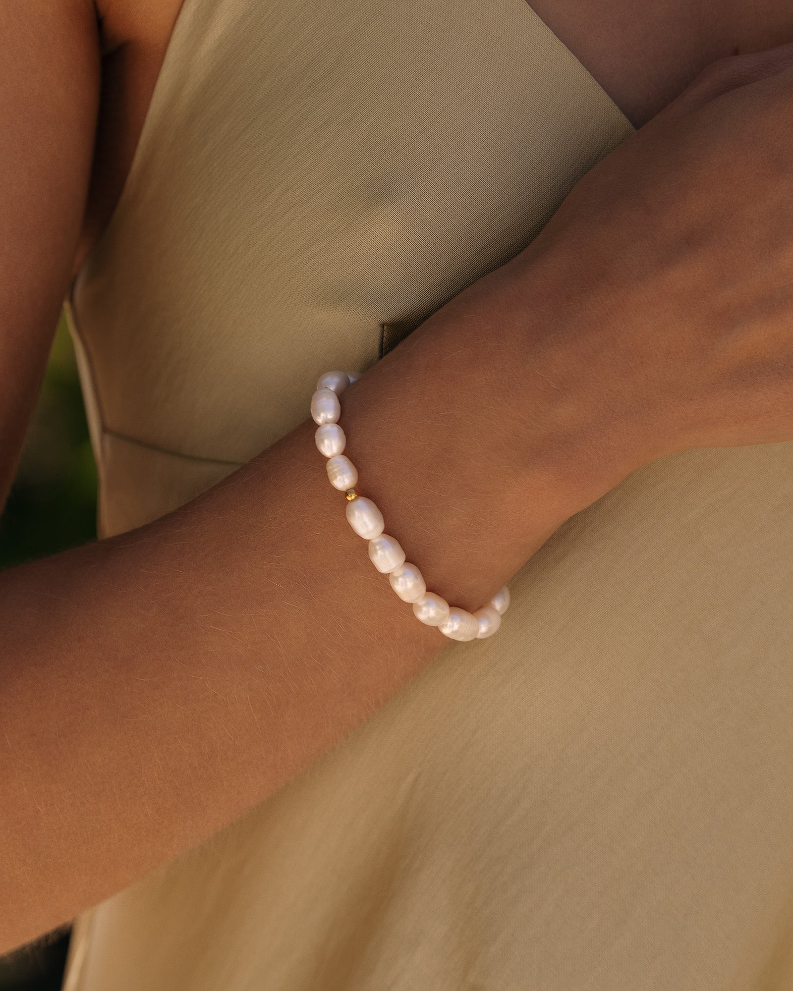 Aura Pearl Bracelet - Image 6