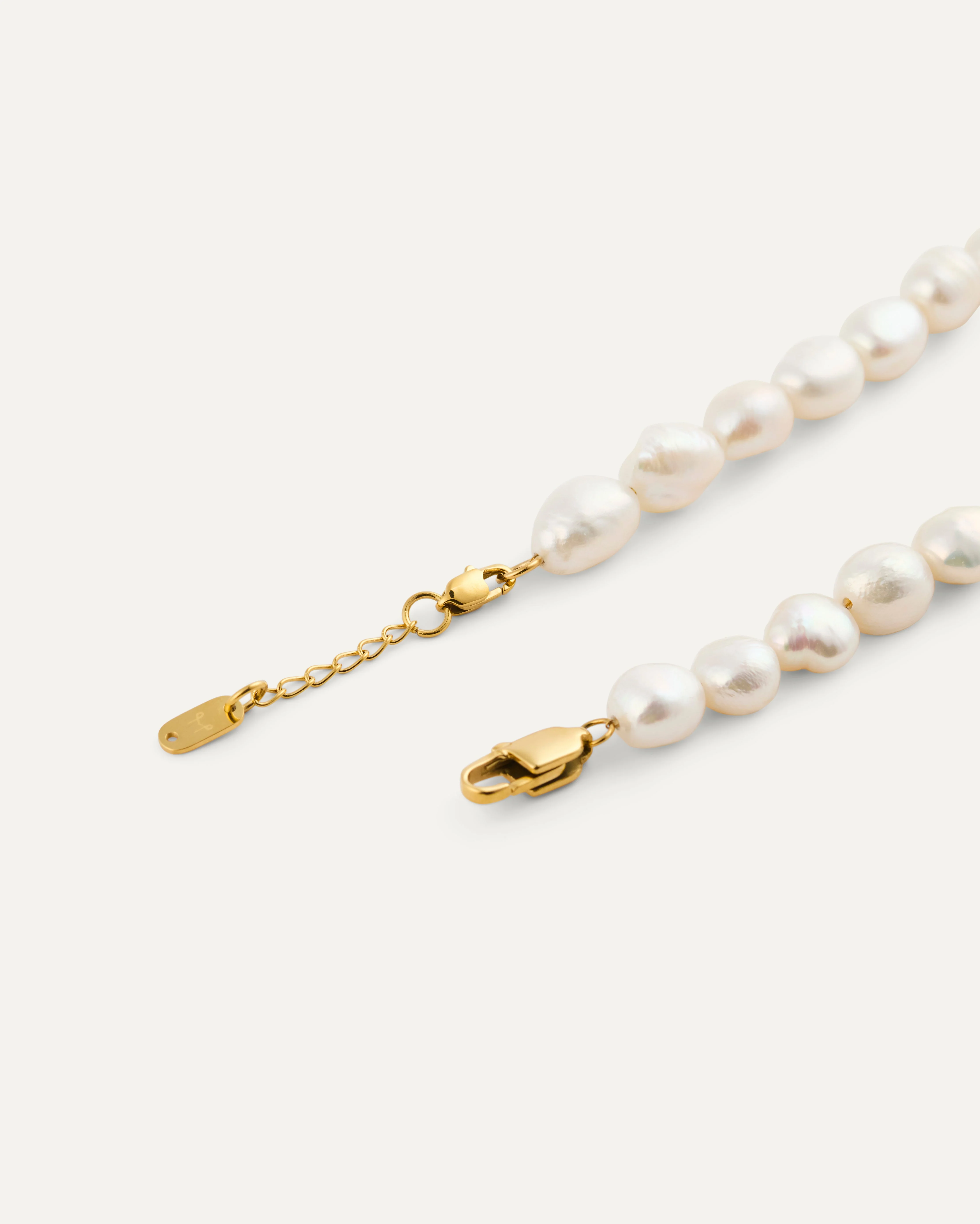 Aura Pearl Necklace - Image 7