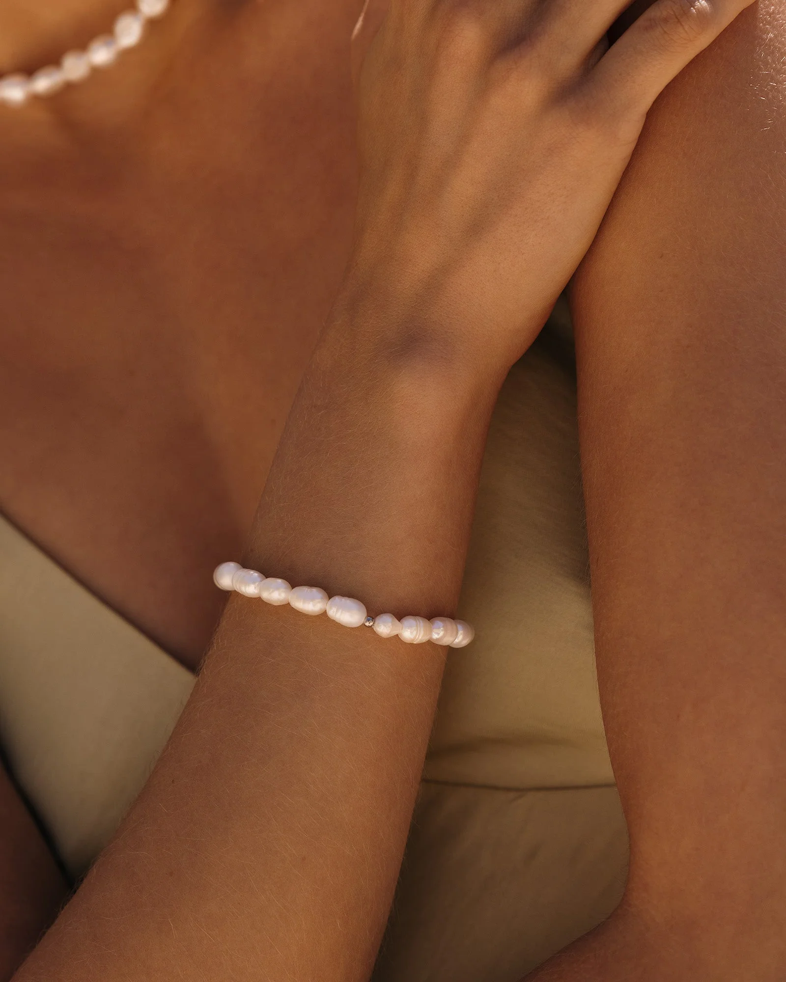 Aura Pearl Bracelet - Image 6