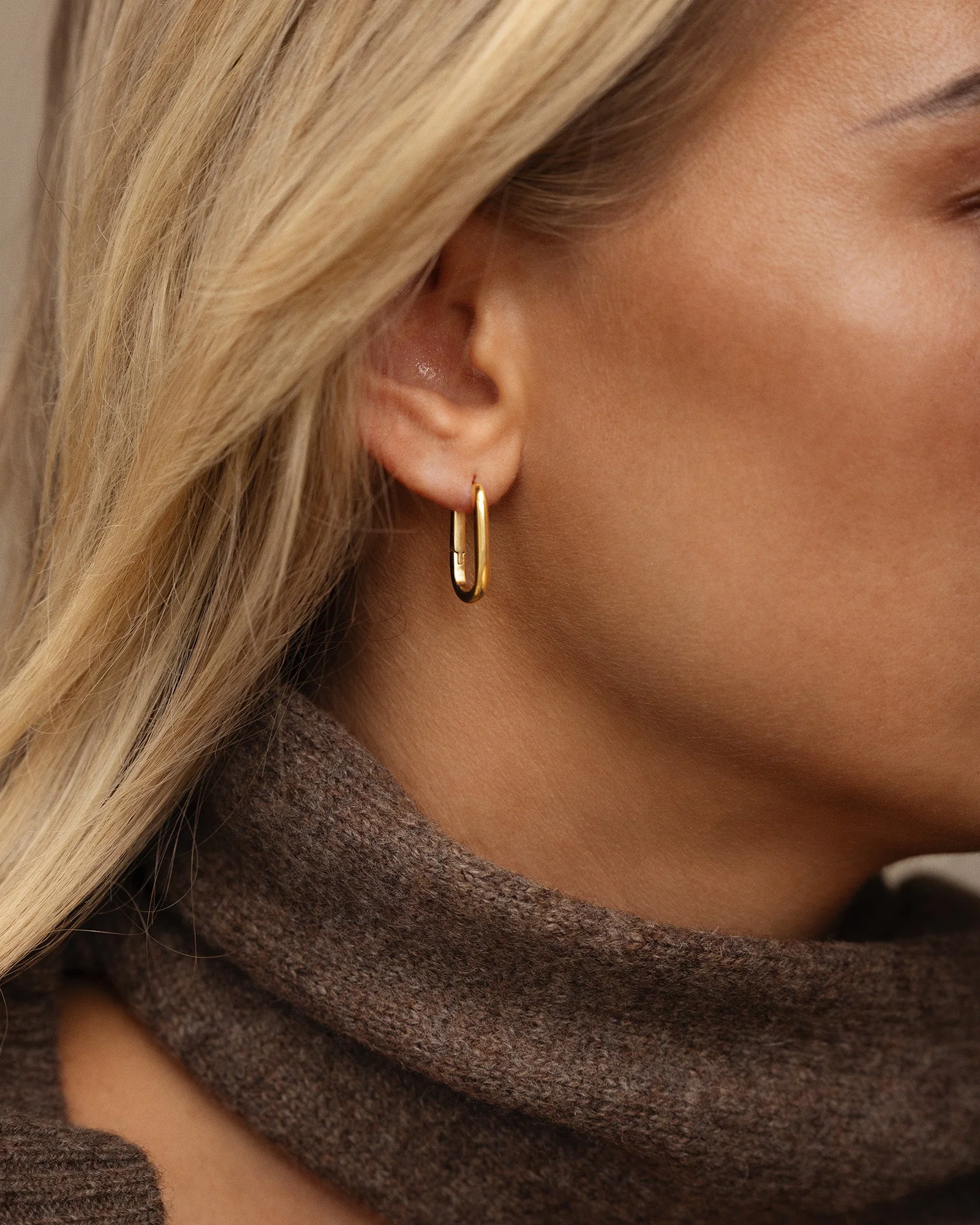 Slim Medium U-Hoops - Image 2